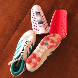 Soccer Cleats & shin guards